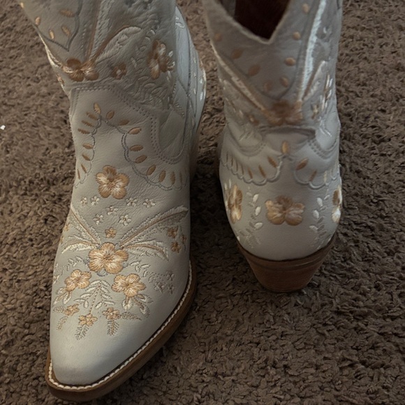 Dingo Cream and Gold Floral Ankle Boots - Picture 3 of 7